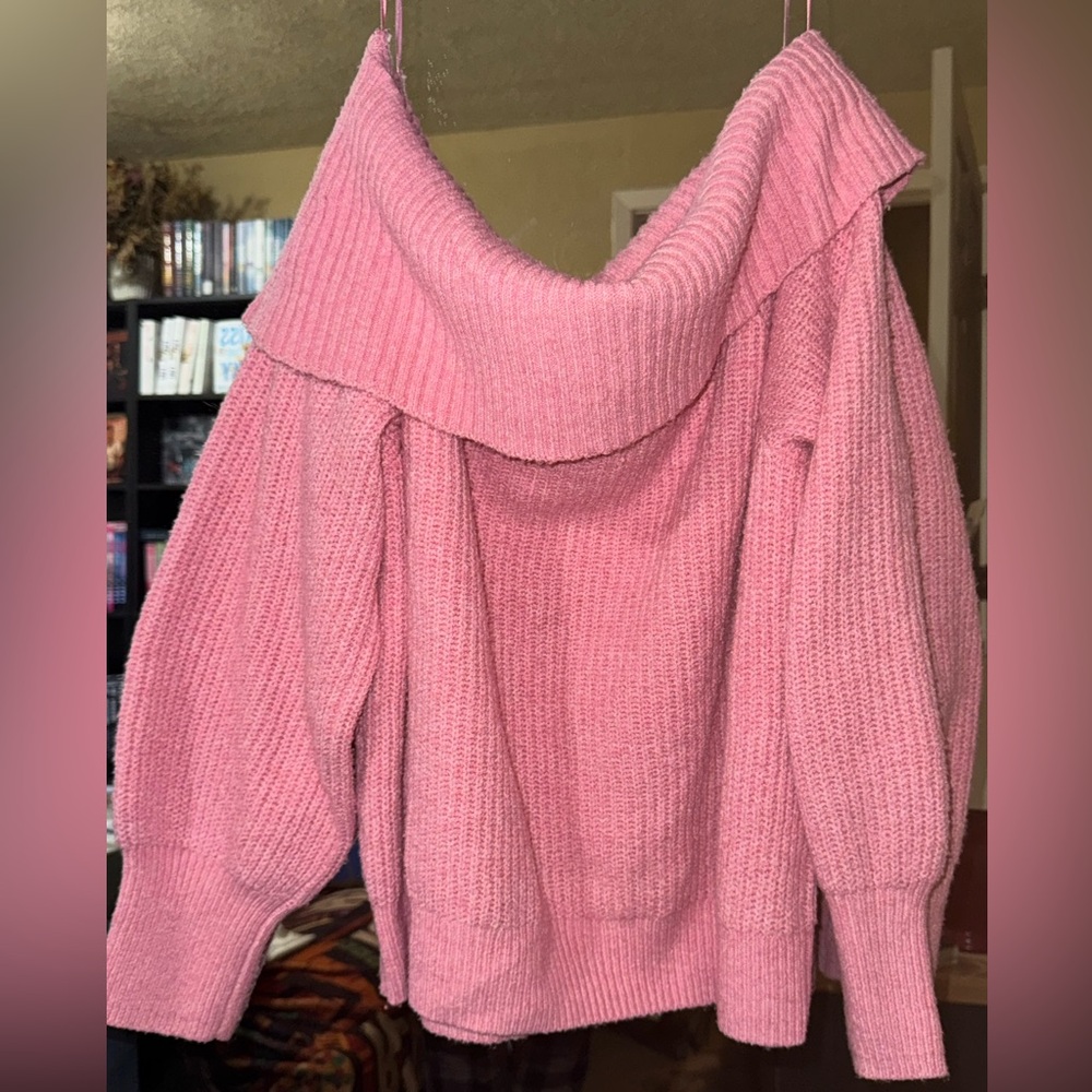ABOUND OFF THE SHOULDER SWEATER SIZE XL WORN ONCE